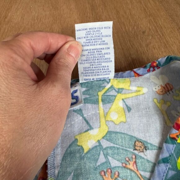 Jr. Scrubs 3X Frog Print Scrub Top V-Neck Short Sleeve Pockets - Picture 4 of 4